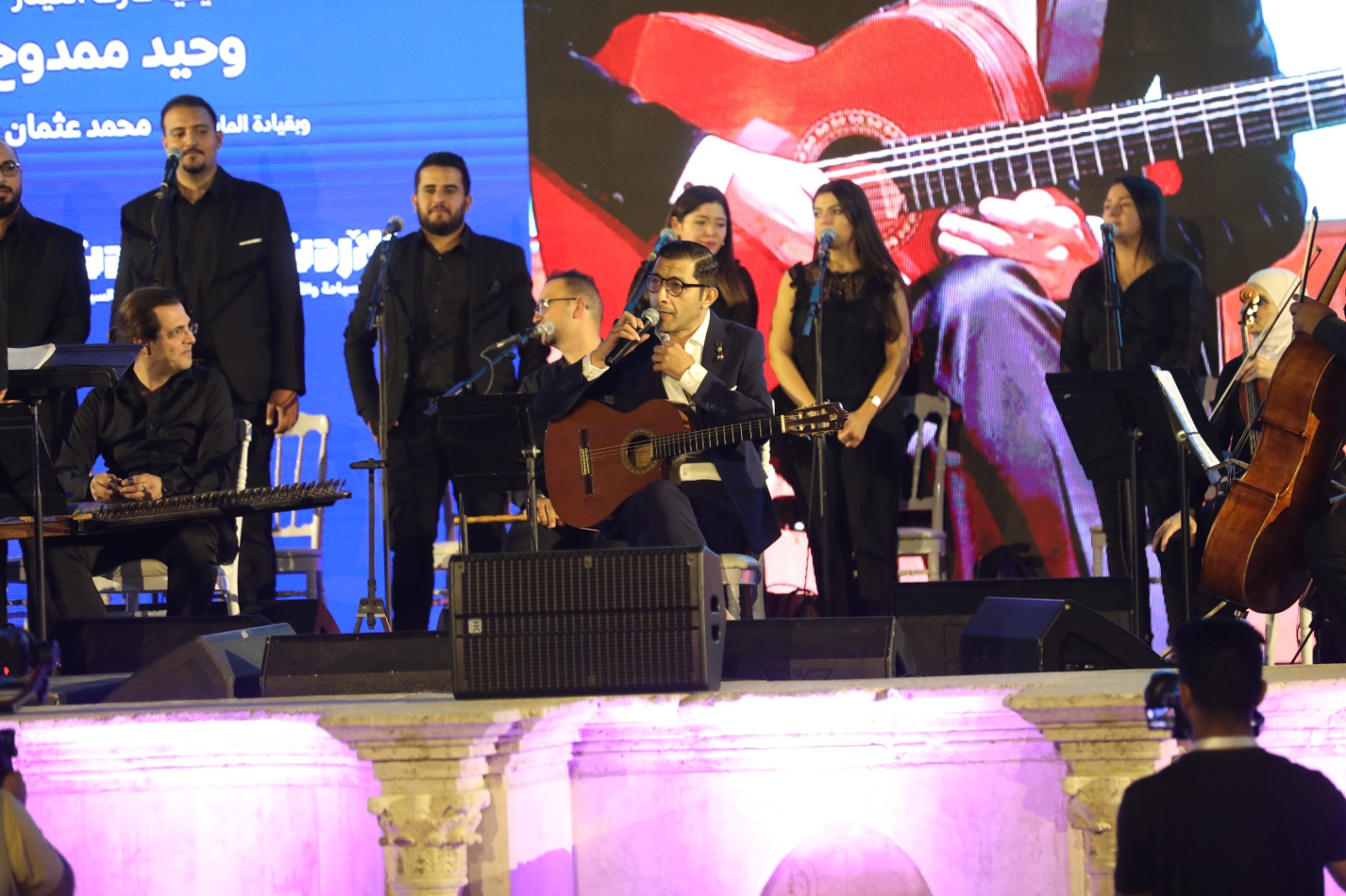 وزارة السياحة والآثار تنظم حفلاً موسيقياً للفنان وحيد ممدوح احتفاءً بيوم السياحة العالمي