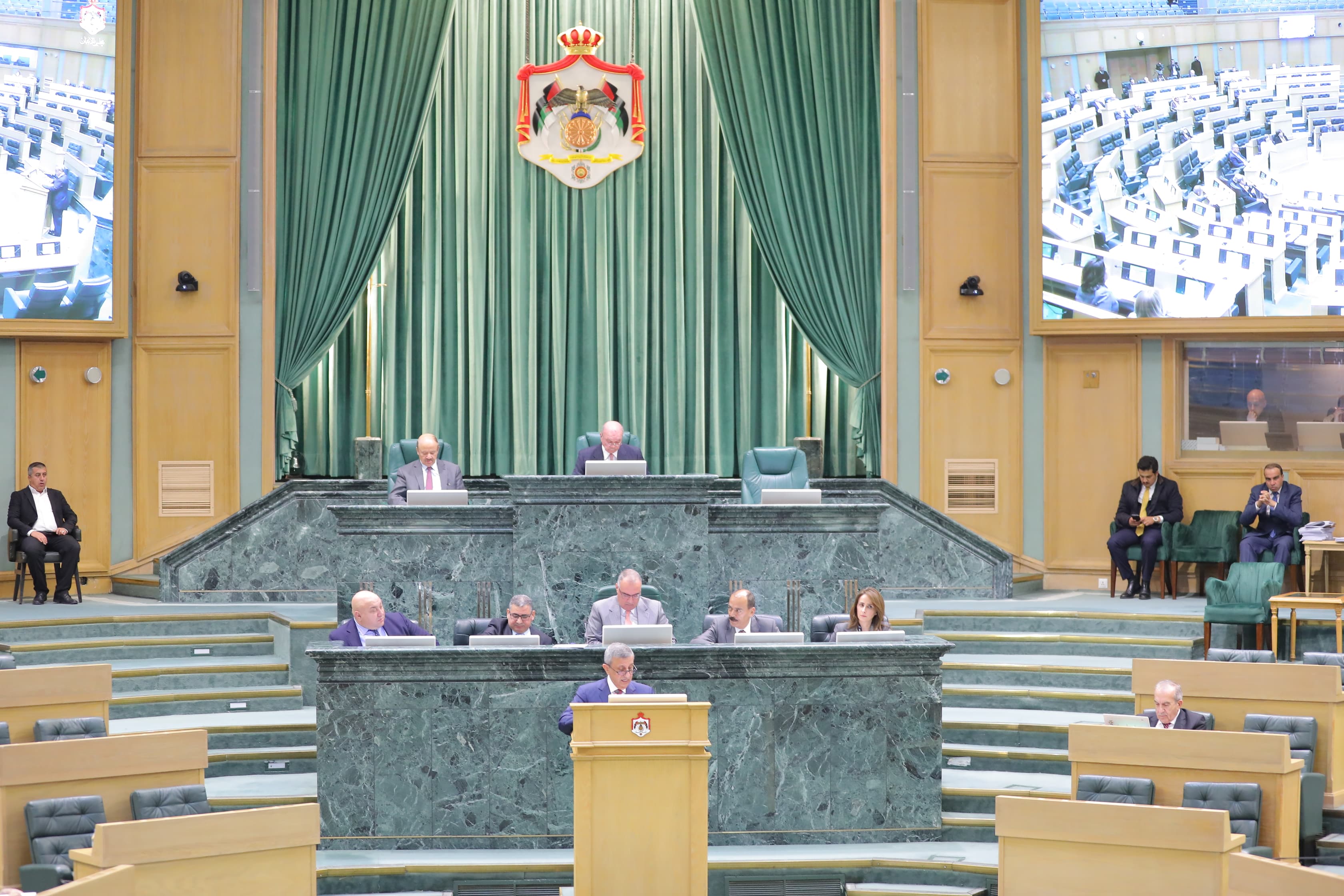 مجلس الأعيان يعيد التقاعد المدني  إلى مجلس النواب ويوافق على 3 مشاريع قوانين