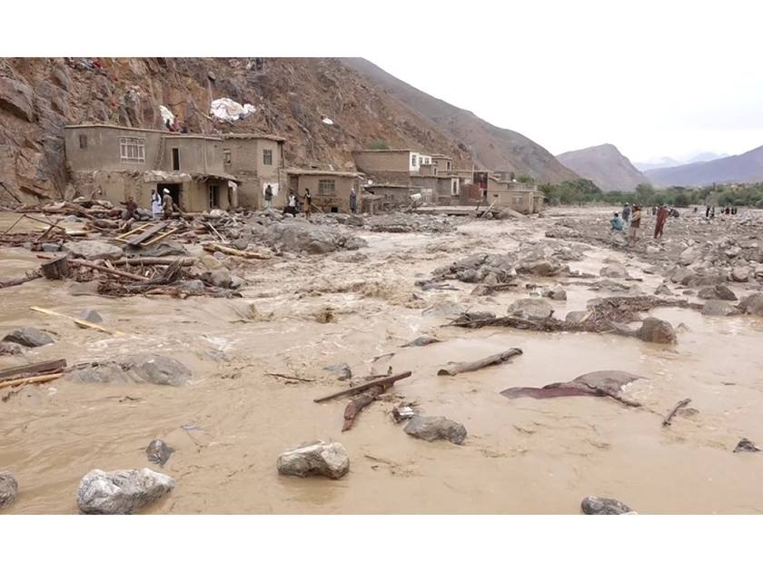 مصرع 33 شخصا جراء فيضانات في أفغانستان